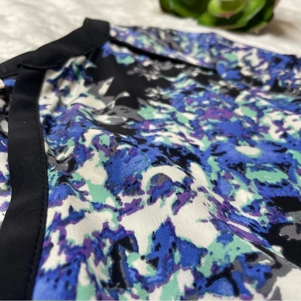 Parker Mallory 100% Silk Floral 3/4 Sleeve V-Neck Dress in Creekside Blue Black